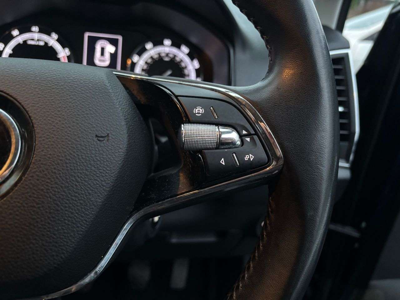 2021 SKODA KAROQ 2021 SKODA KAROQ