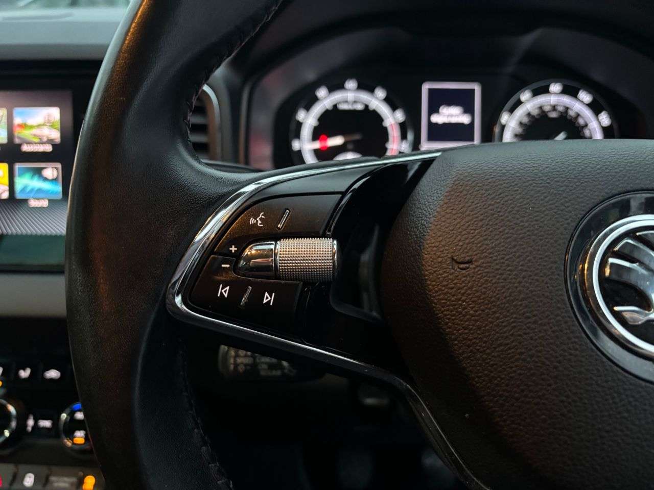 2021 SKODA KAROQ 2021 SKODA KAROQ