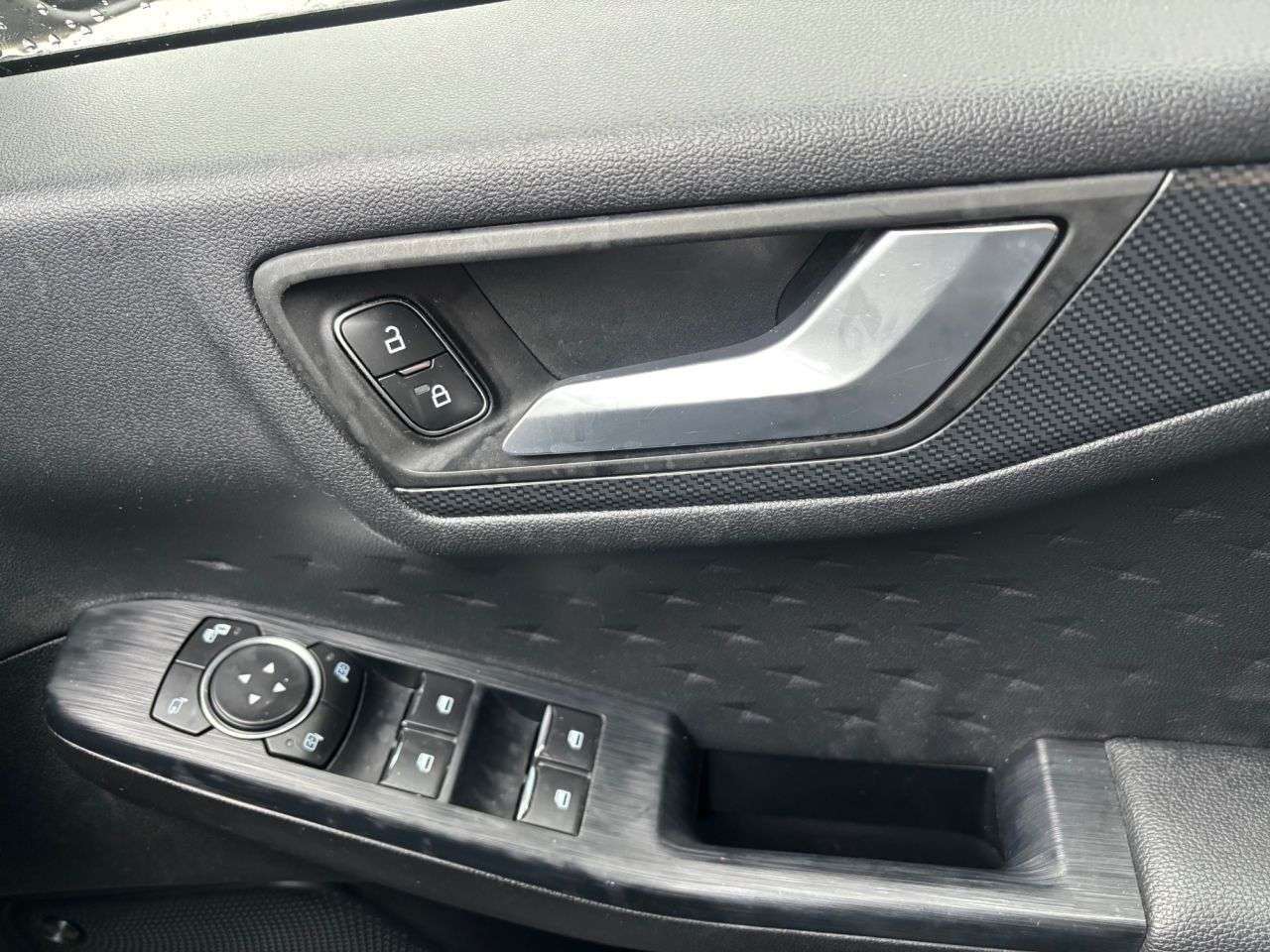 0 FORD KUGA 0 FORD KUGA