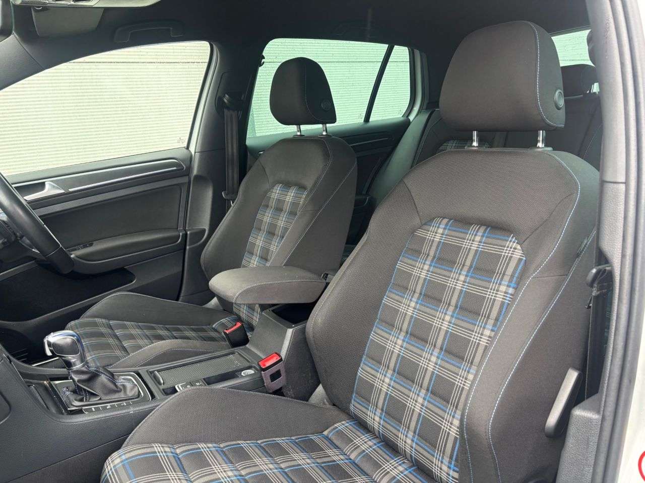 A 0 VOLKSWAGEN GOLF 1.4 TSI 8.7kWh GTE Advance Hatchback 5dr Petrol Plug-in Hybrid DSG Euro 6 ( A 0 VOLKSWAGEN GOLF 1.4 TSI 8.7kWh GTE Advance Hatchback 5dr Petrol Plug-in Hybrid DSG Euro 6 (