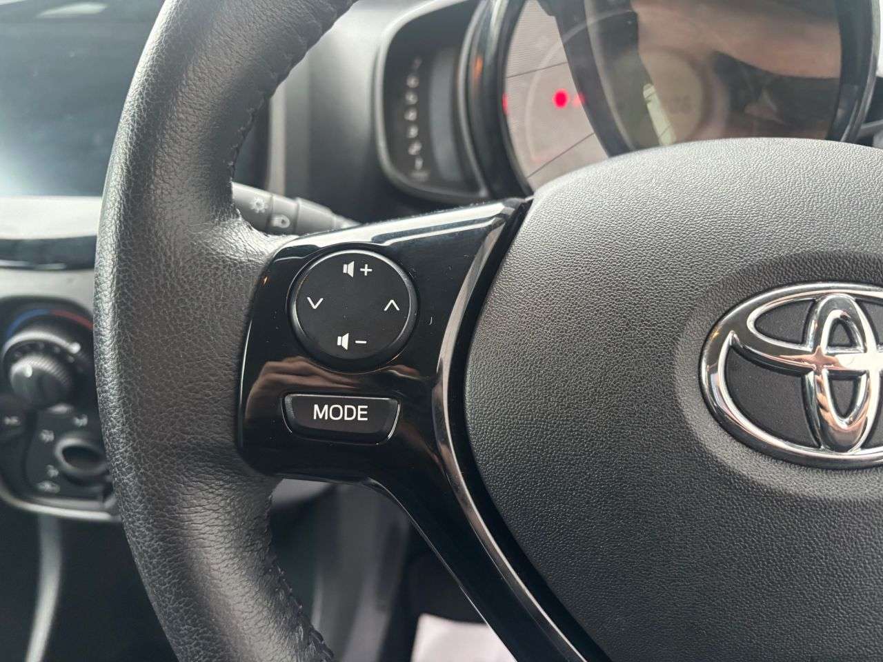 2021 TOYOTA AYGO 2021 TOYOTA AYGO