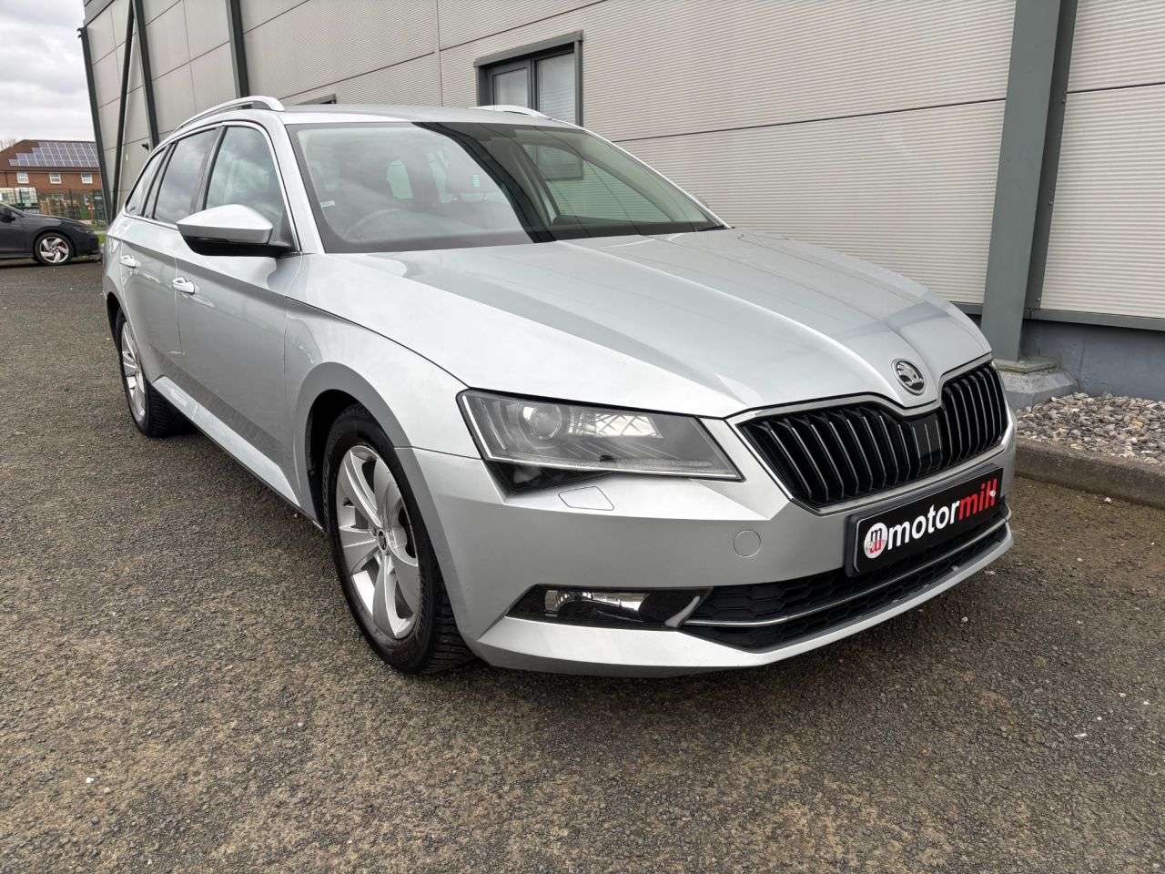 A 2016 SKODA SUPERB 2.0 TDI SE L Executive Estate 5dr Diesel Manual 4WD Euro 6 (s/s) (150 ps) H A 2016 SKODA SUPERB 2.0 TDI SE L Executive Estate 5dr Diesel Manual 4WD Euro 6 (s/s) (150 ps) H