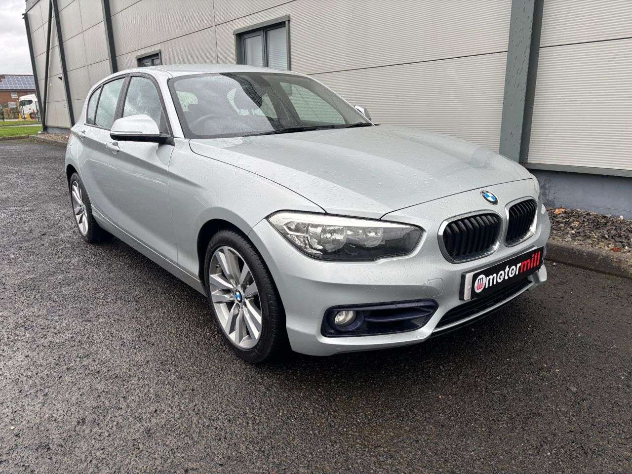 A 2016 BMW 1 SERIES 2.0 118d Sport Hatchback 5dr Diesel Manual Euro 6 (s/s) (150 ps) REVERSE PA A 2016 BMW 1 SERIES 2.0 118d Sport Hatchback 5dr Diesel Manual Euro 6 (s/s) (150 ps) REVERSE PA