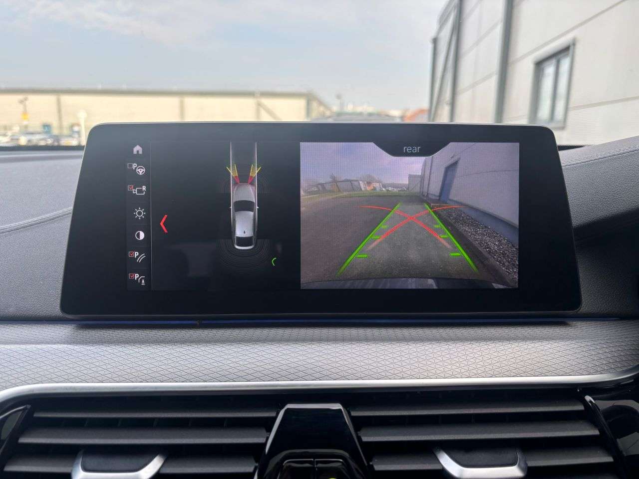 A 2018 BMW 6 SERIES GRAN TURISMO 3.0 630d M Sport GT 5dr Diesel Auto Euro 6 (s/s) (265 ps) £9635 WORTH OF AD A 2018 BMW 6 SERIES GRAN TURISMO 3.0 630d M Sport GT 5dr Diesel Auto Euro 6 (s/s) (265 ps) £9635 WORTH OF AD