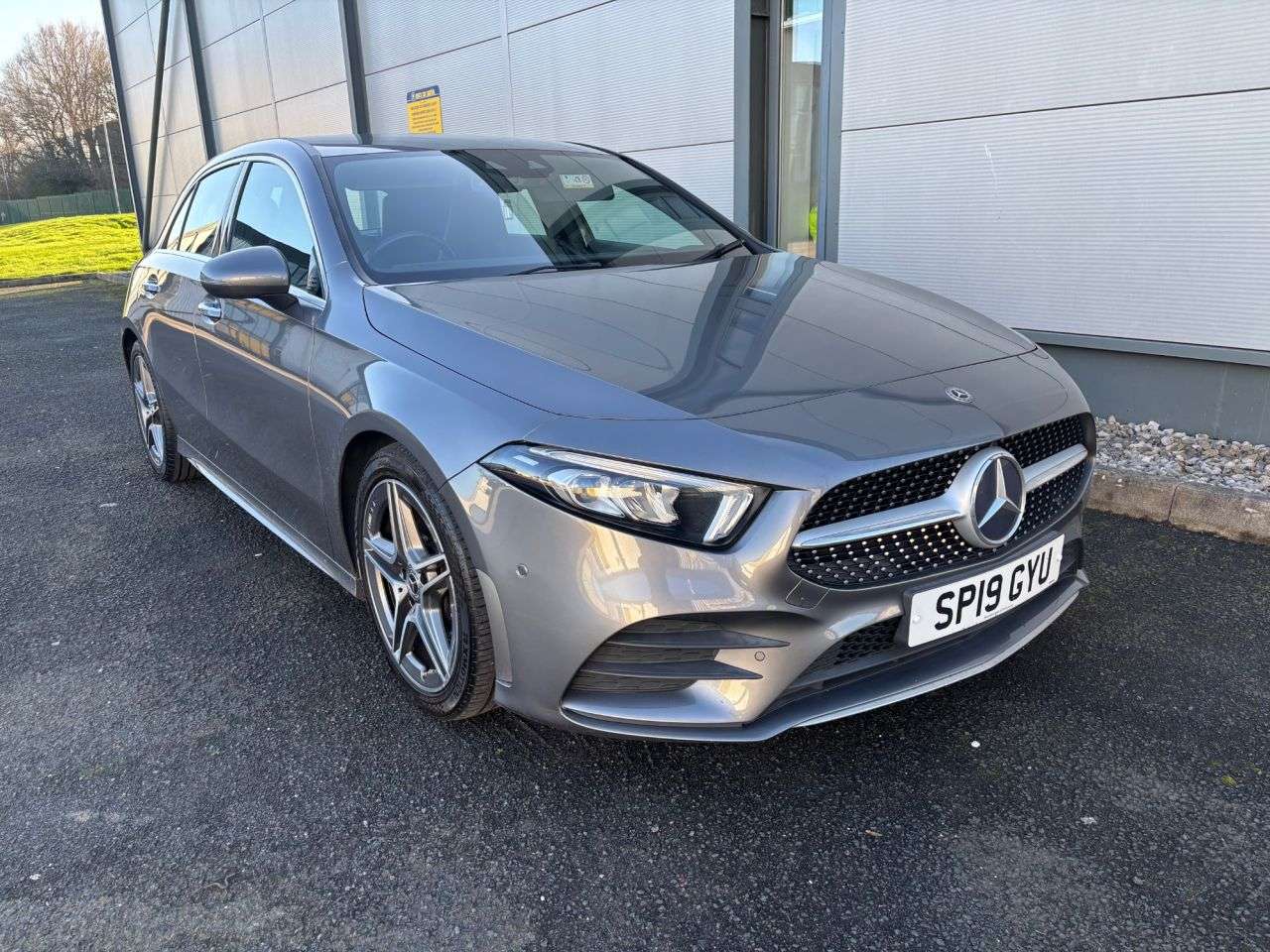 A 2019 MERCEDES-BENZ A-CLASS 1.3 A200 AMG Line (Premium) Hatchback 5dr Petrol 7G-DCT Euro 6 (s/s) (163 p A 2019 MERCEDES-BENZ A-CLASS 1.3 A200 AMG Line (Premium) Hatchback 5dr Petrol 7G-DCT Euro 6 (s/s) (163 p