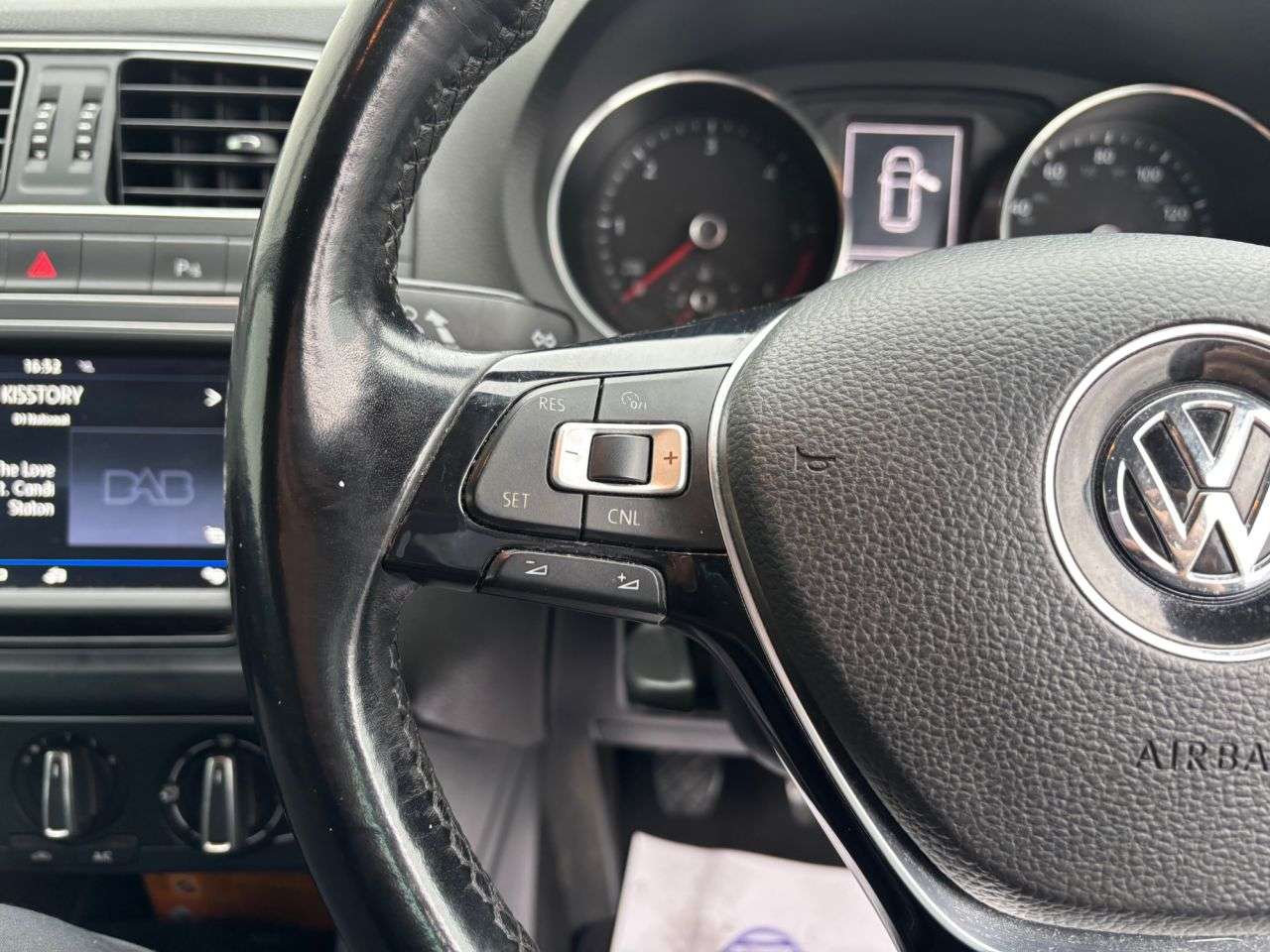 2017 VOLKSWAGEN POLO 2017 VOLKSWAGEN POLO