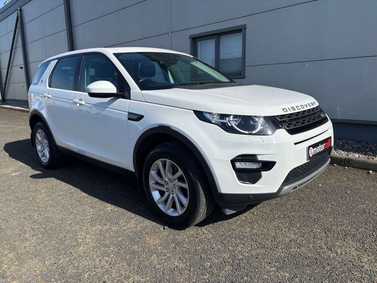 A 2017 LAND ROVER DISCOVERY SPORT 2.0 TD4 SE Tech SUV 5dr Diesel Manual 4WD Euro 6 (s/s) (180 ps) DUAL ZONE C A 2017 LAND ROVER DISCOVERY SPORT 2.0 TD4 SE Tech SUV 5dr Diesel Manual 4WD Euro 6 (s/s) (180 ps) DUAL ZONE C