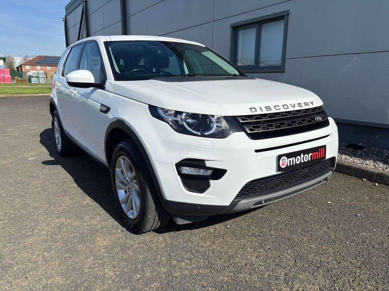 A 2017 LAND ROVER DISCOVERY SPORT 2.0 TD4 SE Tech SUV 5dr Diesel Manual 4WD Euro 6 (s/s) (180 ps) DUAL ZONE C A 2017 LAND ROVER DISCOVERY SPORT 2.0 TD4 SE Tech SUV 5dr Diesel Manual 4WD Euro 6 (s/s) (180 ps) DUAL ZONE C