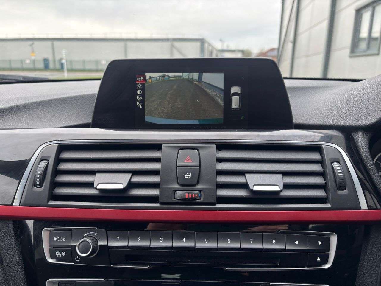 A 2016 BMW 3 SERIES 2.0 318d Sport Touring 5dr Diesel Auto Euro 6 (s/s) (150 ps) SAT NAV, PARK A 2016 BMW 3 SERIES 2.0 318d Sport Touring 5dr Diesel Auto Euro 6 (s/s) (150 ps) SAT NAV, PARK