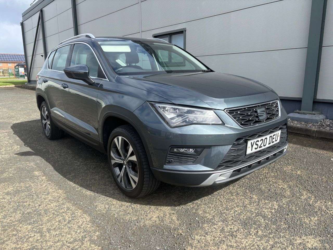 A 2020 SEAT ATECA 1.6 TDI SE Technology SUV 5dr Diesel DSG Euro 6 (s/s) (115 ps) FRONT AND RE A 2020 SEAT ATECA 1.6 TDI SE Technology SUV 5dr Diesel DSG Euro 6 (s/s) (115 ps) FRONT AND RE