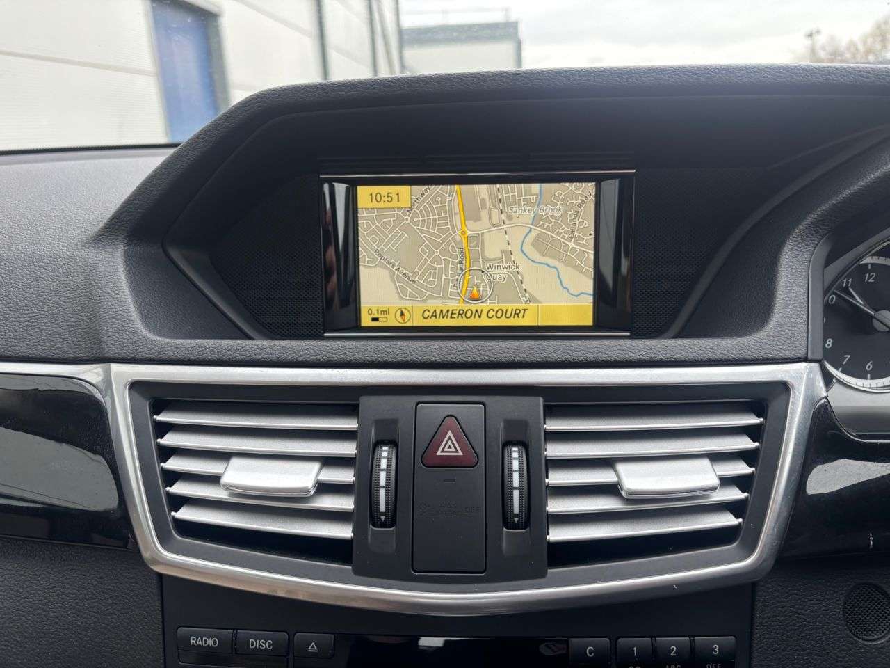 A 2012 MERCEDES-BENZ E-CLASS 2.1 E220 CDI BlueEfficiency Avantgarde Edition 125 Saloon 4dr Diesel Manual A 2012 MERCEDES-BENZ E-CLASS 2.1 E220 CDI BlueEfficiency Avantgarde Edition 125 Saloon 4dr Diesel Manual