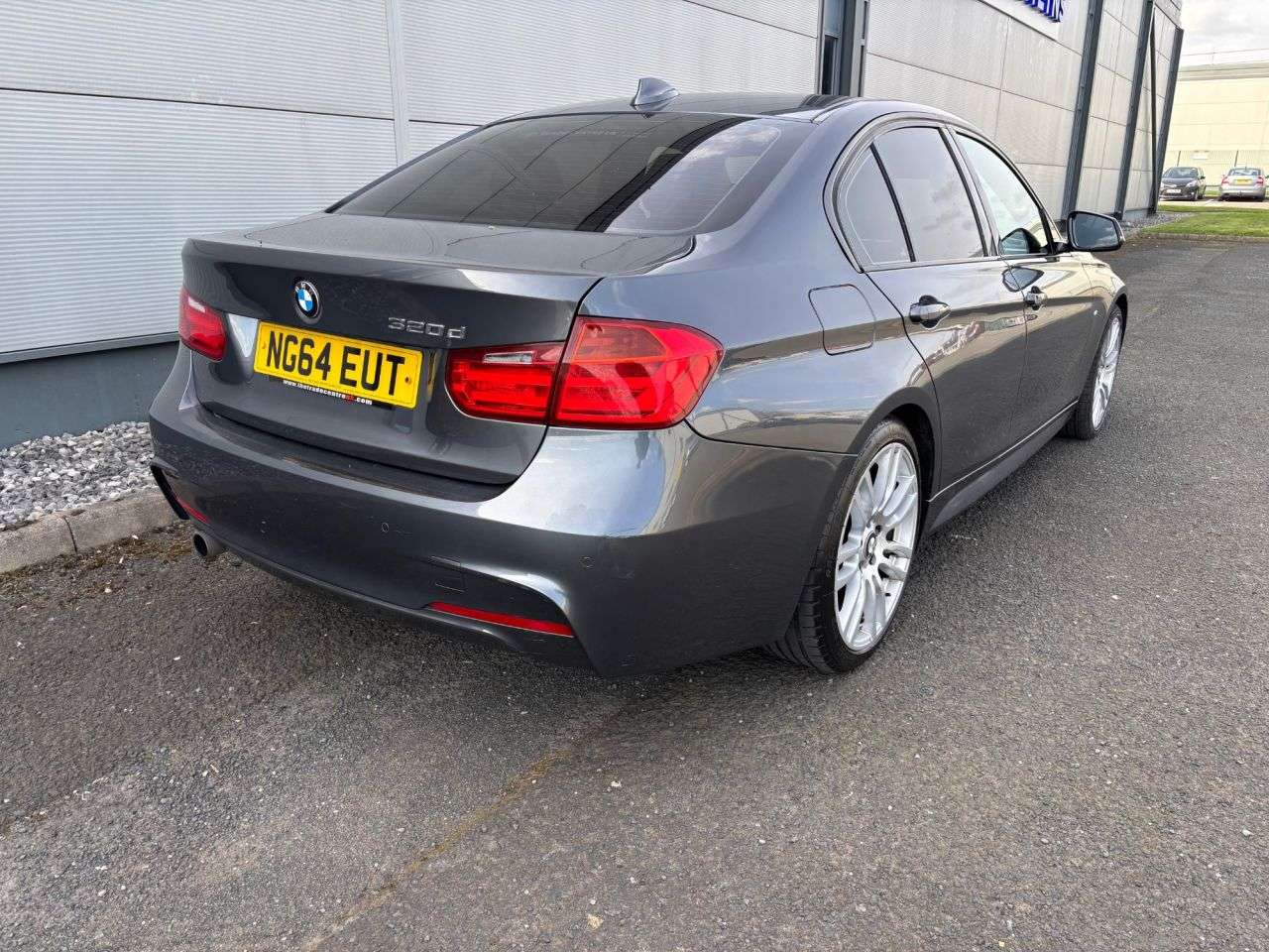 A 2015 BMW 3 SERIES 2.0 320d M Sport Saloon 4dr Diesel Auto Euro 5 (s/s) (184 ps) A 2015 BMW 3 SERIES 2.0 320d M Sport Saloon 4dr Diesel Auto Euro 5 (s/s) (184 ps)