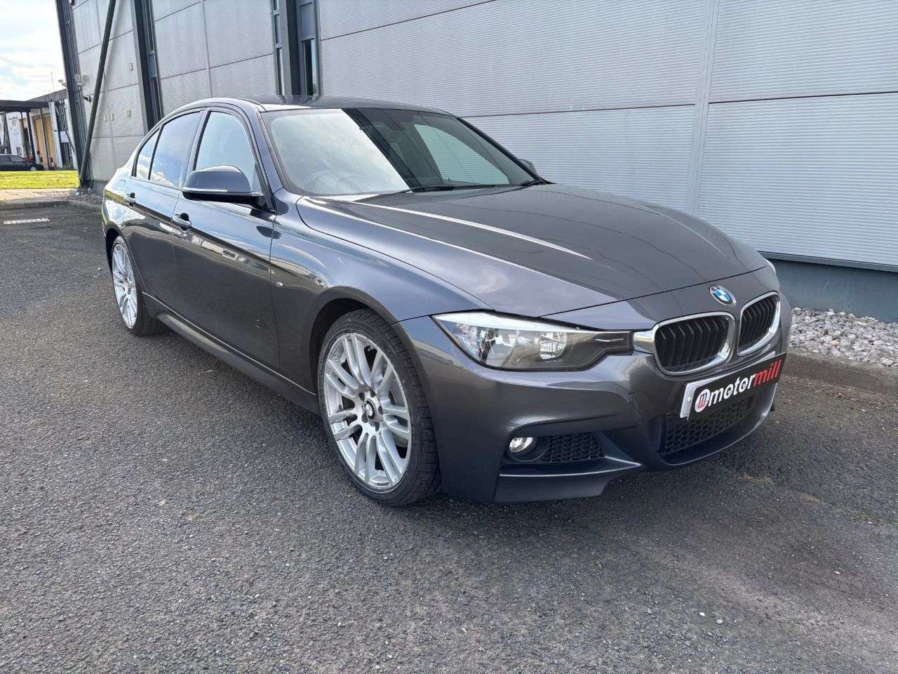 A 2015 BMW 3 SERIES 2.0 320d M Sport Saloon 4dr Diesel Auto Euro 5 (s/s) (184 ps) A 2015 BMW 3 SERIES 2.0 320d M Sport Saloon 4dr Diesel Auto Euro 5 (s/s) (184 ps)
