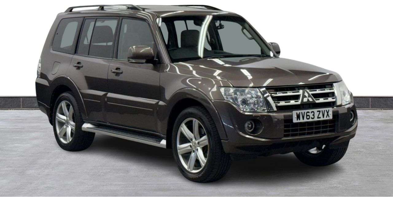 A 2013 MITSUBISHI SHOGUN 3.2 DI-DC SG4 SUV 5dr Diesel Auto 4WD Euro 5 LWB (197 ps) SAT NAV A 2013 MITSUBISHI SHOGUN 3.2 DI-DC SG4 SUV 5dr Diesel Auto 4WD Euro 5 LWB (197 ps) SAT NAV