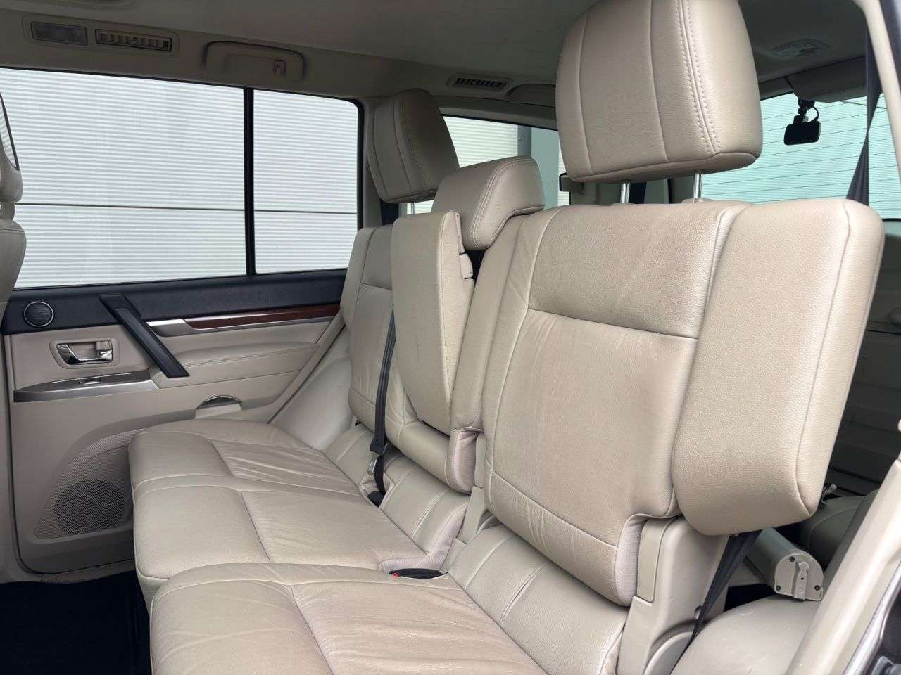 2013 MITSUBISHI SHOGUN 2013 MITSUBISHI SHOGUN