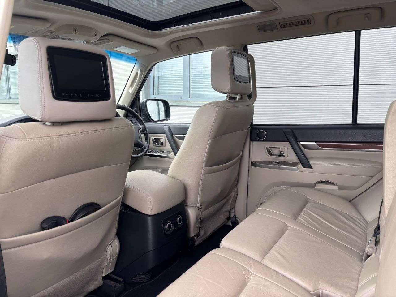 2013 MITSUBISHI SHOGUN 2013 MITSUBISHI SHOGUN