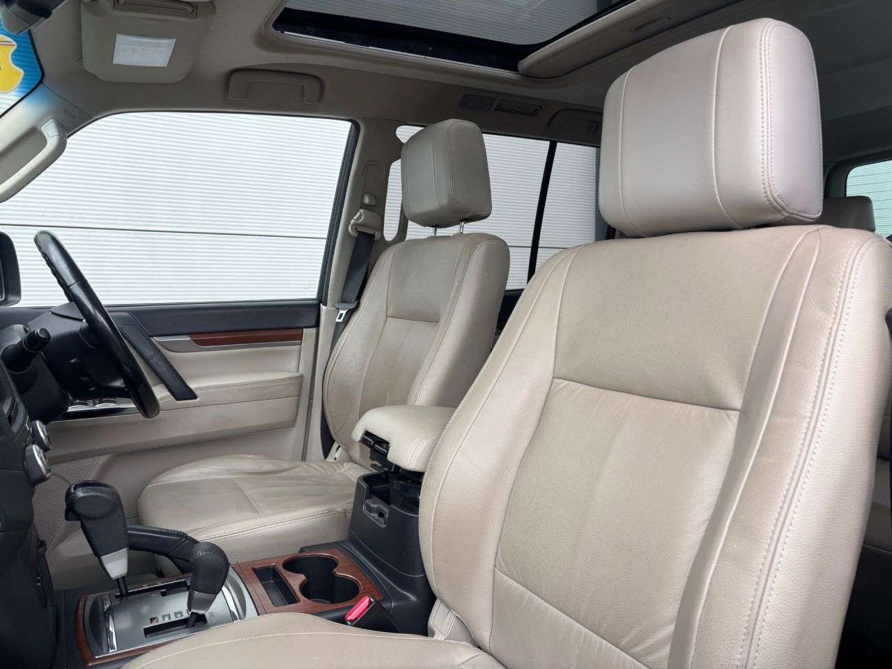 2013 MITSUBISHI SHOGUN 2013 MITSUBISHI SHOGUN