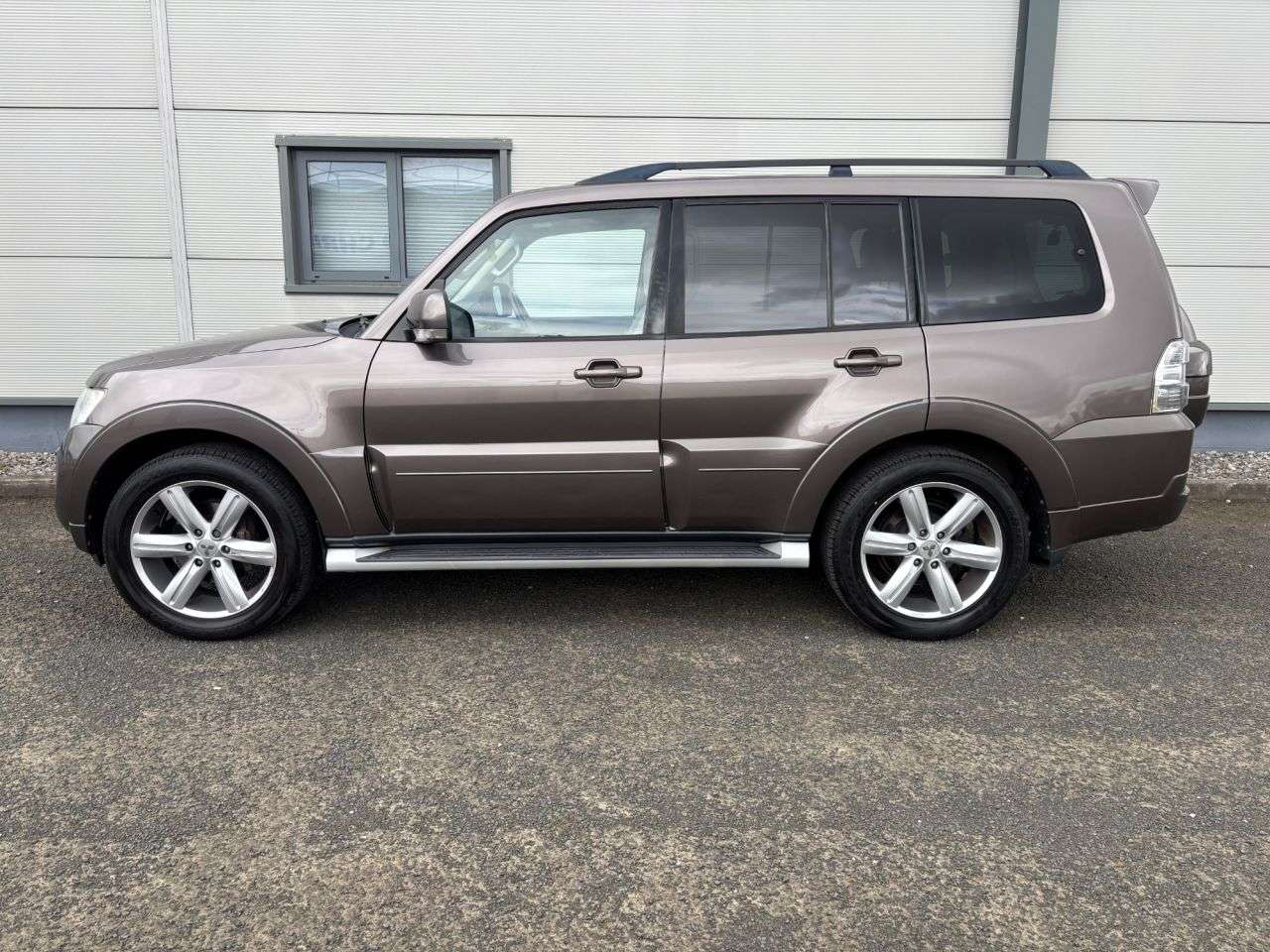 2013 MITSUBISHI SHOGUN 2013 MITSUBISHI SHOGUN