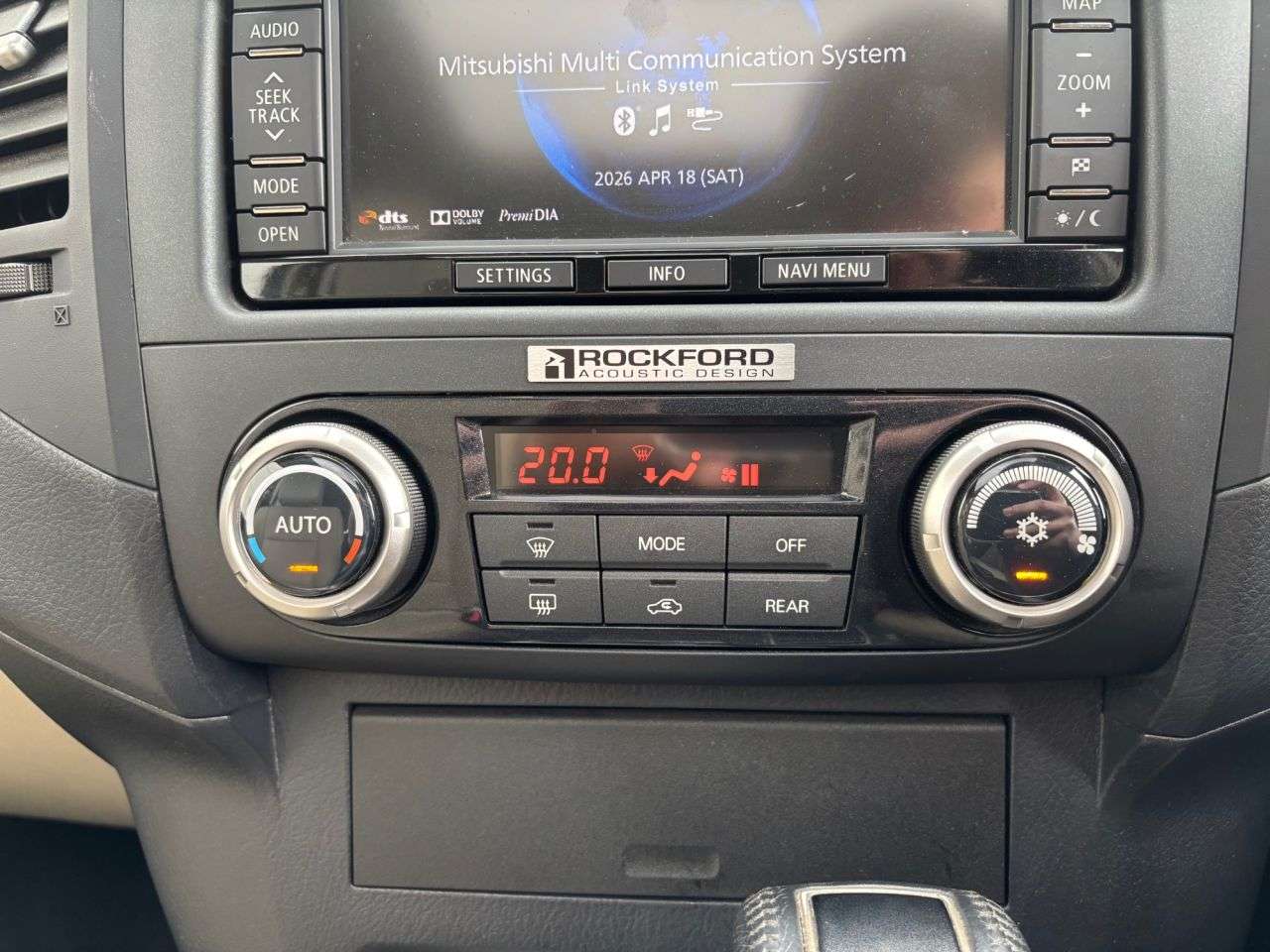 2013 MITSUBISHI SHOGUN 2013 MITSUBISHI SHOGUN