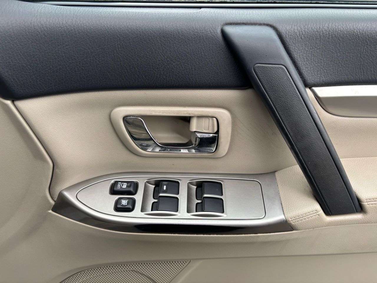 2013 MITSUBISHI SHOGUN 2013 MITSUBISHI SHOGUN