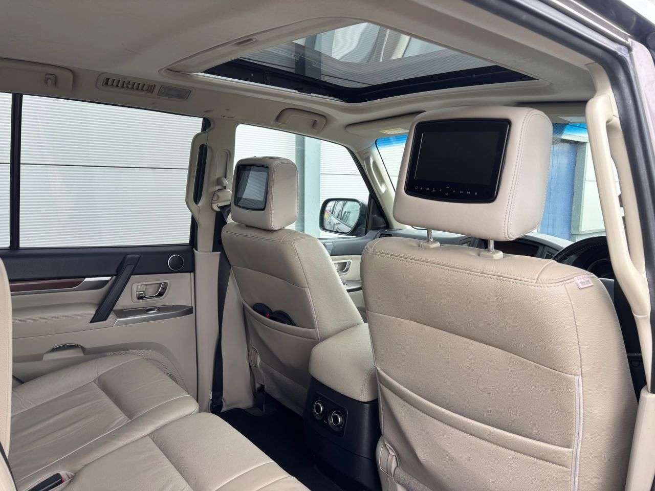 2013 MITSUBISHI SHOGUN 2013 MITSUBISHI SHOGUN