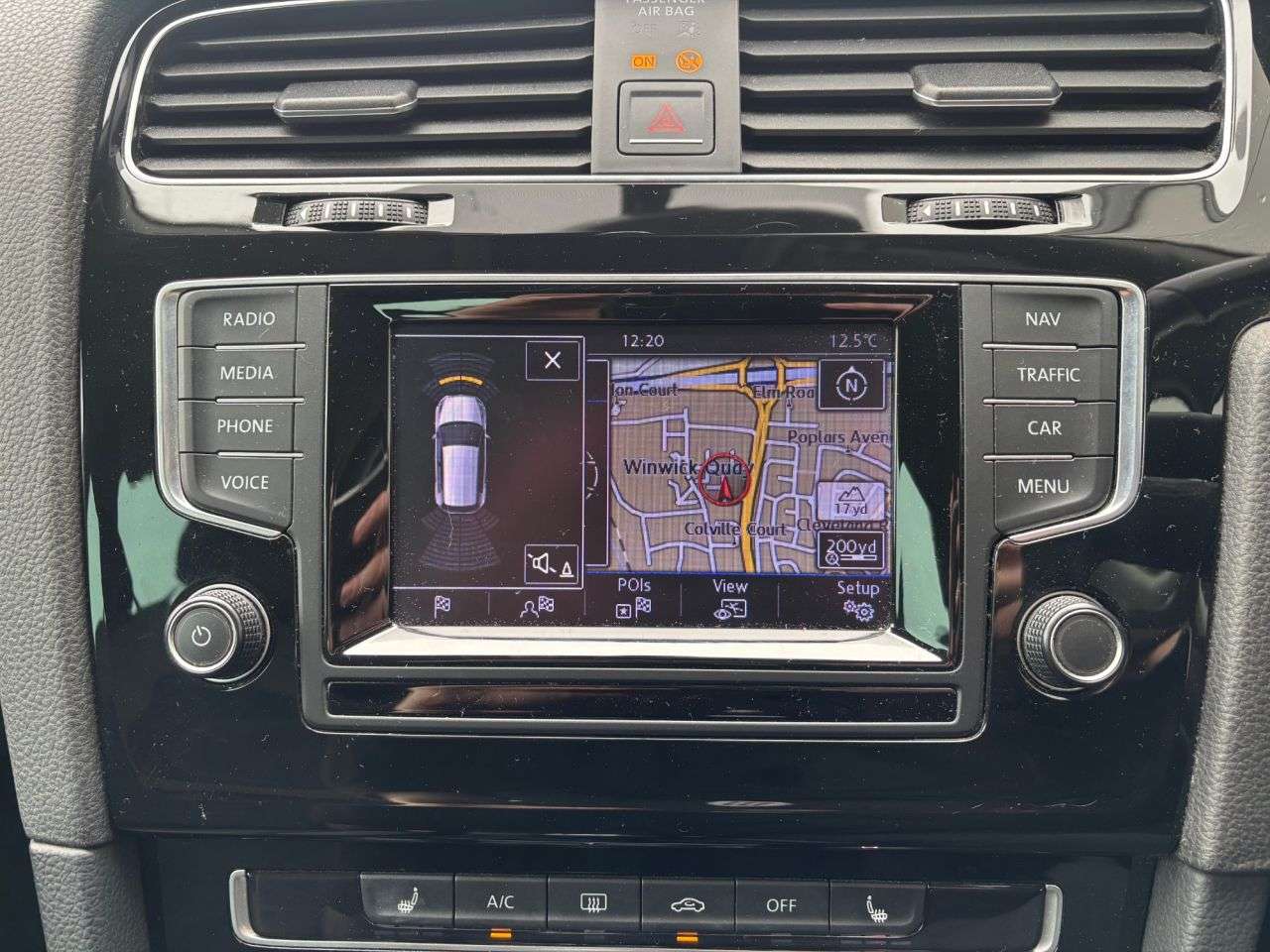 A 2013 VOLKSWAGEN GOLF 2.0 TDI BlueMotion Tech GT Hatchback 5dr Diesel Manual Euro 5 (s/s) (150 ps A 2013 VOLKSWAGEN GOLF 2.0 TDI BlueMotion Tech GT Hatchback 5dr Diesel Manual Euro 5 (s/s) (150 ps