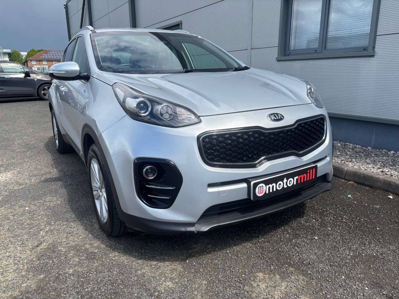 A 2016 KIA SPORTAGE 2.0 CRDi KX-2 SUV 5dr Diesel Auto AWD Euro 6 (134 bhp) SAT NAV A 2016 KIA SPORTAGE 2.0 CRDi KX-2 SUV 5dr Diesel Auto AWD Euro 6 (134 bhp) SAT NAV