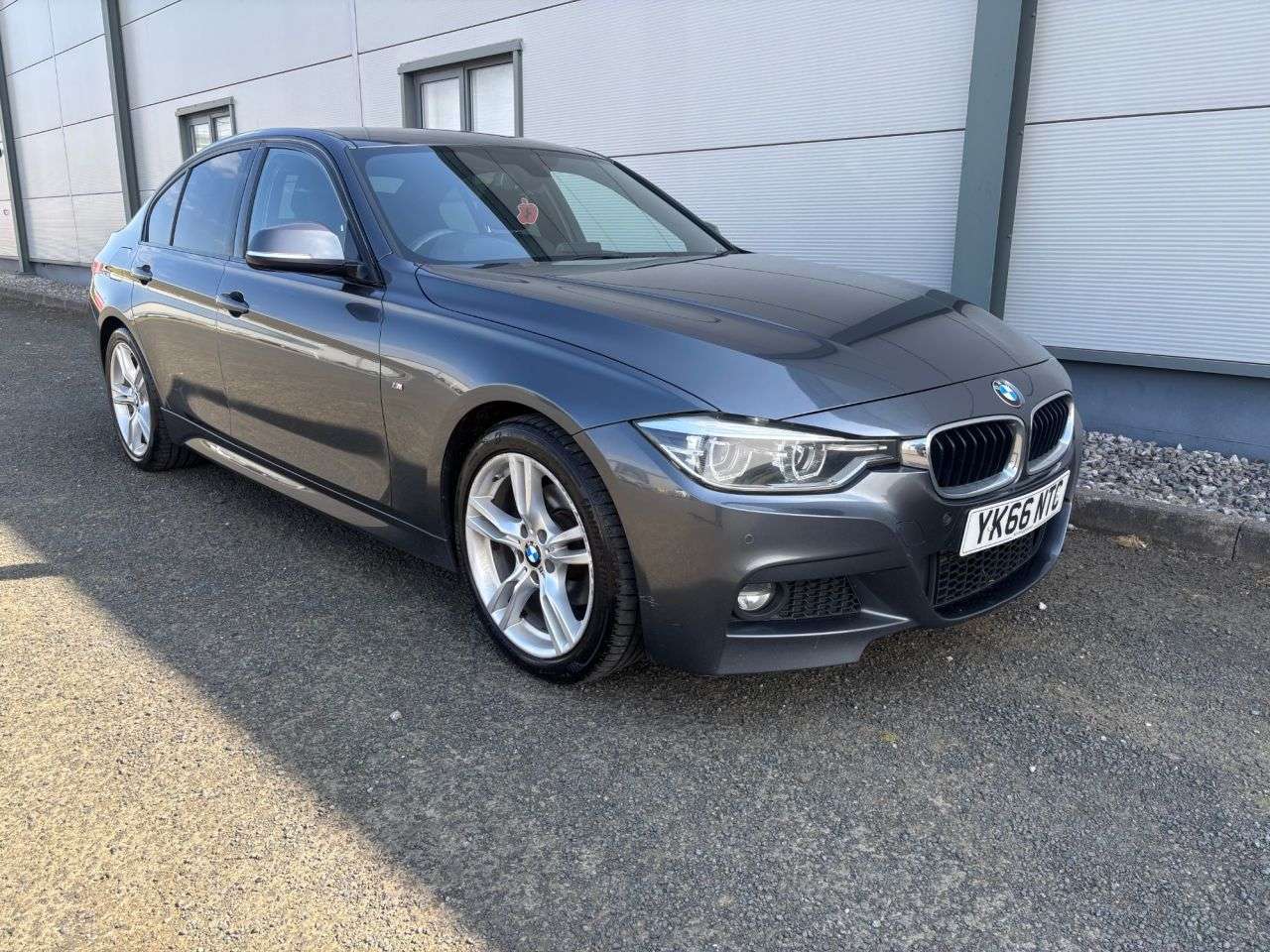 A 2016 BMW 3 SERIES 2.0 320d M Sport Saloon 4dr Diesel Auto Euro 6 (s/s) (190 ps) HEATED SEATS A 2016 BMW 3 SERIES 2.0 320d M Sport Saloon 4dr Diesel Auto Euro 6 (s/s) (190 ps) HEATED SEATS