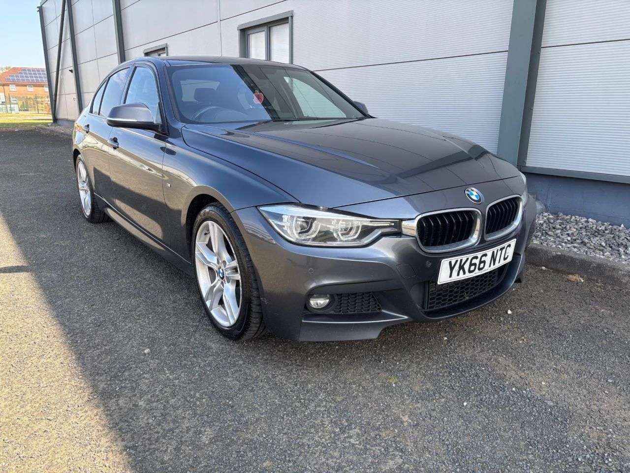 A 2016 BMW 3 SERIES 2.0 320d M Sport Saloon 4dr Diesel Auto Euro 6 (s/s) (190 ps) HEATED SEATS A 2016 BMW 3 SERIES 2.0 320d M Sport Saloon 4dr Diesel Auto Euro 6 (s/s) (190 ps) HEATED SEATS