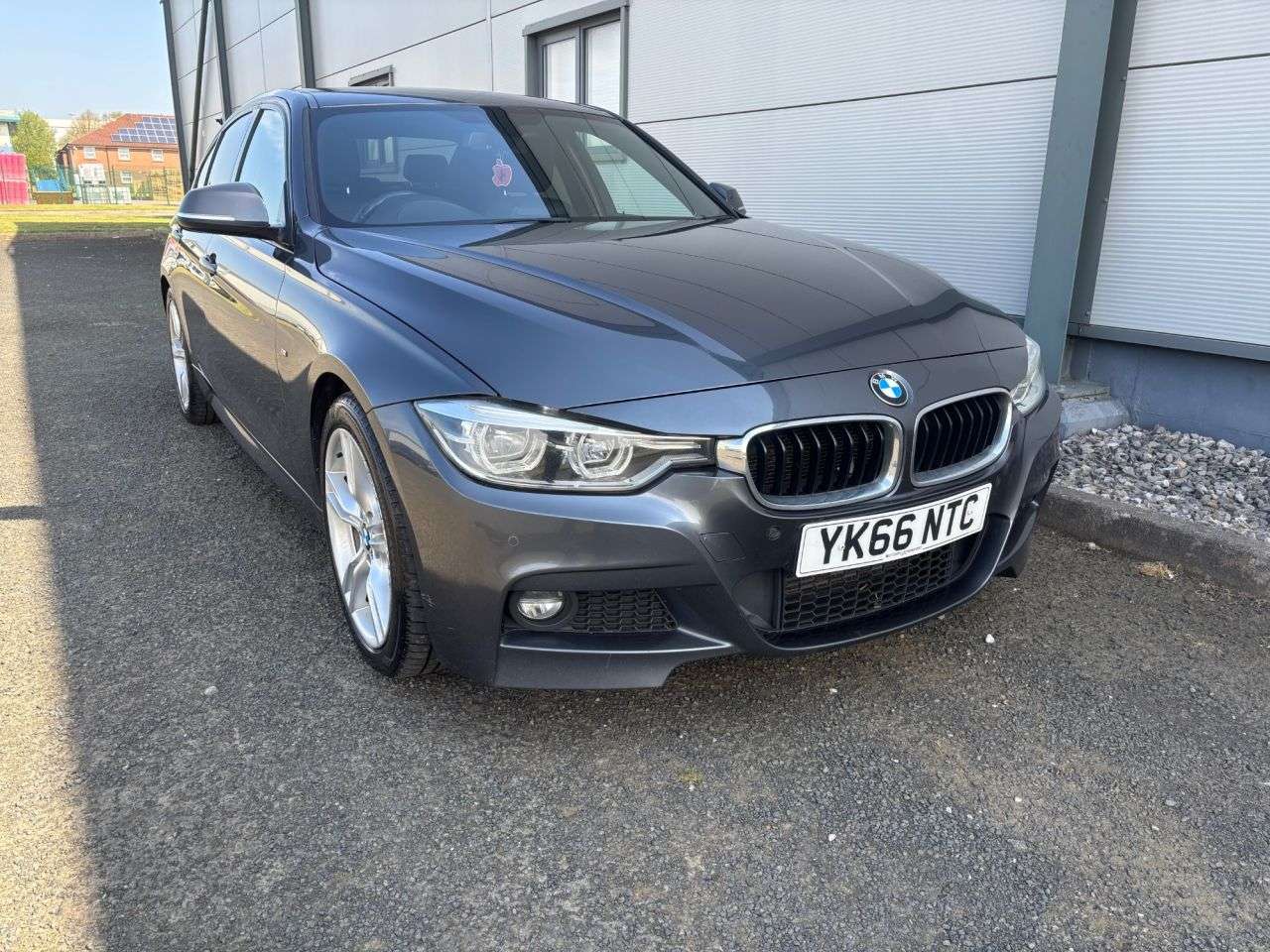 A 2016 BMW 3 SERIES 2.0 320d M Sport Saloon 4dr Diesel Auto Euro 6 (s/s) (190 ps) HEATED SEATS A 2016 BMW 3 SERIES 2.0 320d M Sport Saloon 4dr Diesel Auto Euro 6 (s/s) (190 ps) HEATED SEATS