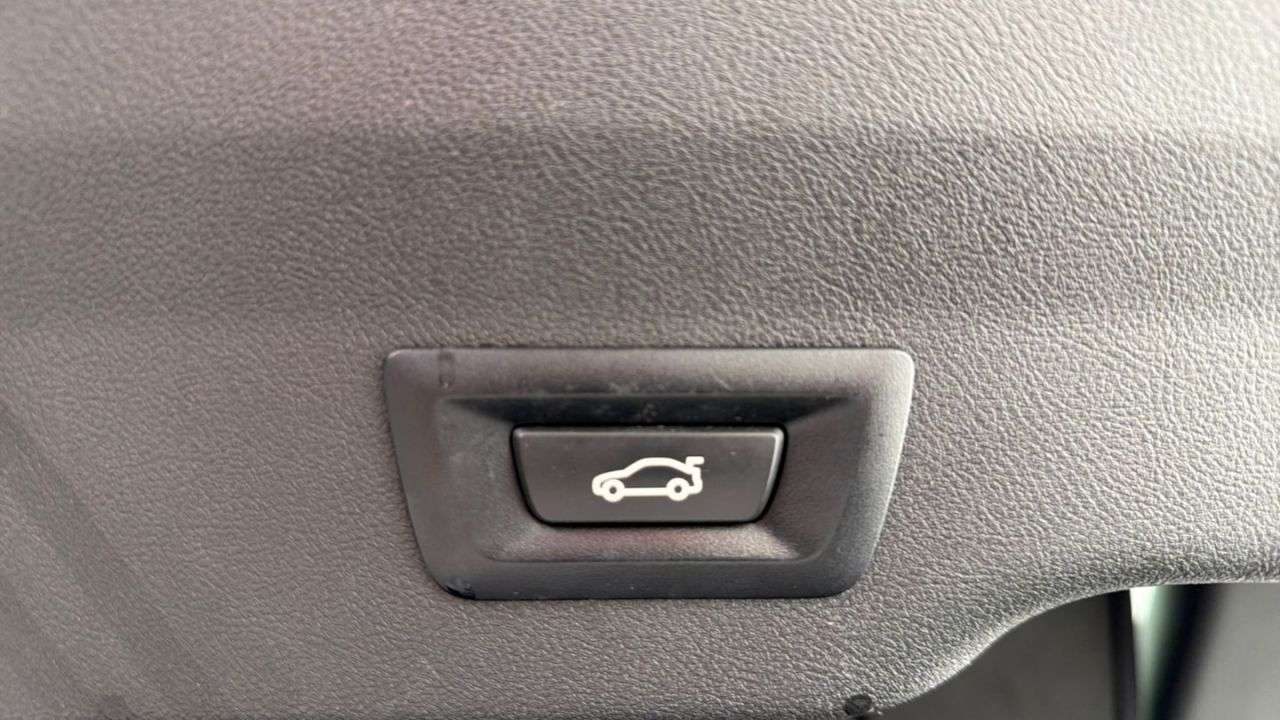 A 2019 BMW 6 SERIES GRAN TURISMO 3.0 630d M Sport GT 5dr Diesel Auto Euro 6 (s/s) (265 ps) TECH PACK, HARMON A 2019 BMW 6 SERIES GRAN TURISMO 3.0 630d M Sport GT 5dr Diesel Auto Euro 6 (s/s) (265 ps) TECH PACK, HARMON