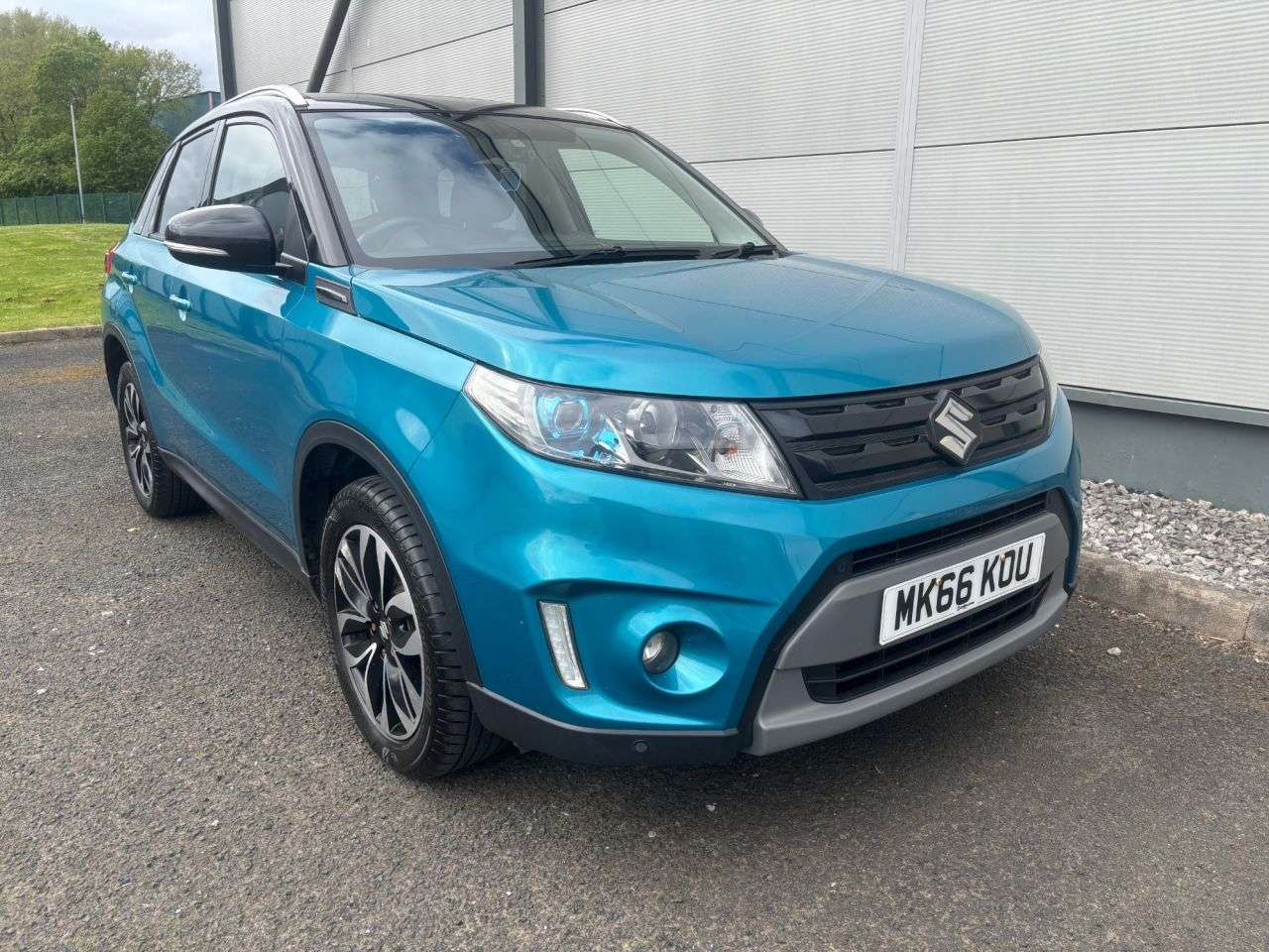 A 2016 SUZUKI VITARA 1.6 SZ5 SUV 5dr Petrol Manual Euro 6 (s/s) (120 ps) A 2016 SUZUKI VITARA 1.6 SZ5 SUV 5dr Petrol Manual Euro 6 (s/s) (120 ps)