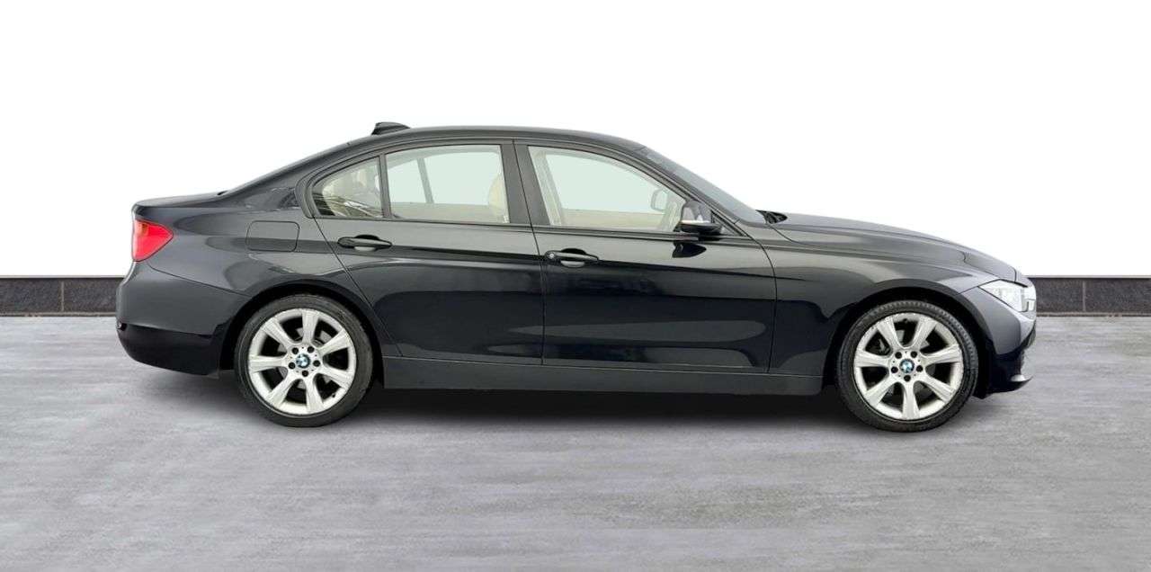 A 2013 BMW 3 SERIES 2.0 320d SE Saloon 4dr Diesel Auto Euro 5 (s/s) (184 ps) FULL LEATHER HEATE A 2013 BMW 3 SERIES 2.0 320d SE Saloon 4dr Diesel Auto Euro 5 (s/s) (184 ps) FULL LEATHER HEATE