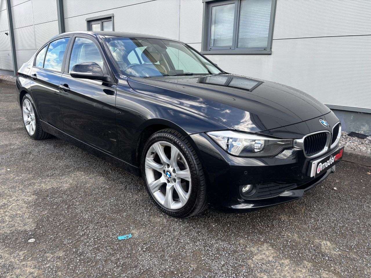 A 2013 BMW 3 SERIES 2.0 320d SE Saloon 4dr Diesel Auto Euro 5 (s/s) (184 ps) FULL LEATHER HEATE A 2013 BMW 3 SERIES 2.0 320d SE Saloon 4dr Diesel Auto Euro 5 (s/s) (184 ps) FULL LEATHER HEATE