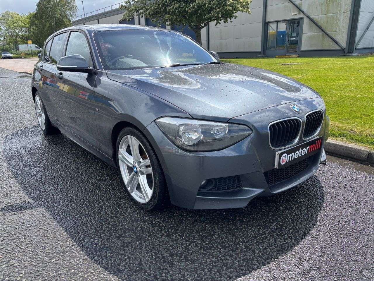 A 2014 BMW 1 SERIES 2.0 118d M Sport Hatchback 5dr Diesel Manual Euro 5 (s/s) (143 ps) ALCANTAR A 2014 BMW 1 SERIES 2.0 118d M Sport Hatchback 5dr Diesel Manual Euro 5 (s/s) (143 ps) ALCANTAR