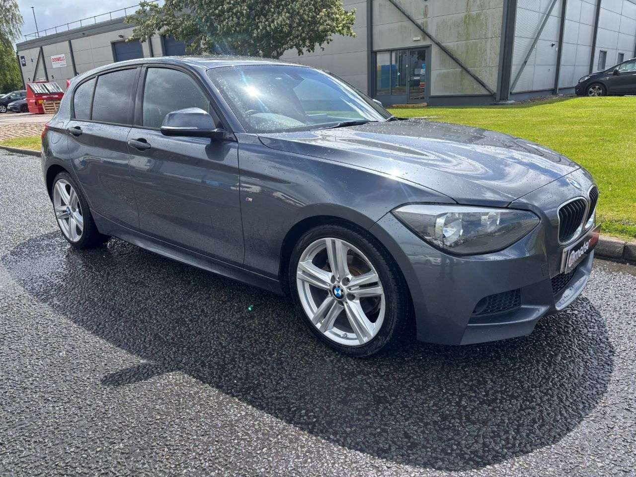 A 2014 BMW 1 SERIES 2.0 118d M Sport Hatchback 5dr Diesel Manual Euro 5 (s/s) (143 ps) ALCANTAR A 2014 BMW 1 SERIES 2.0 118d M Sport Hatchback 5dr Diesel Manual Euro 5 (s/s) (143 ps) ALCANTAR