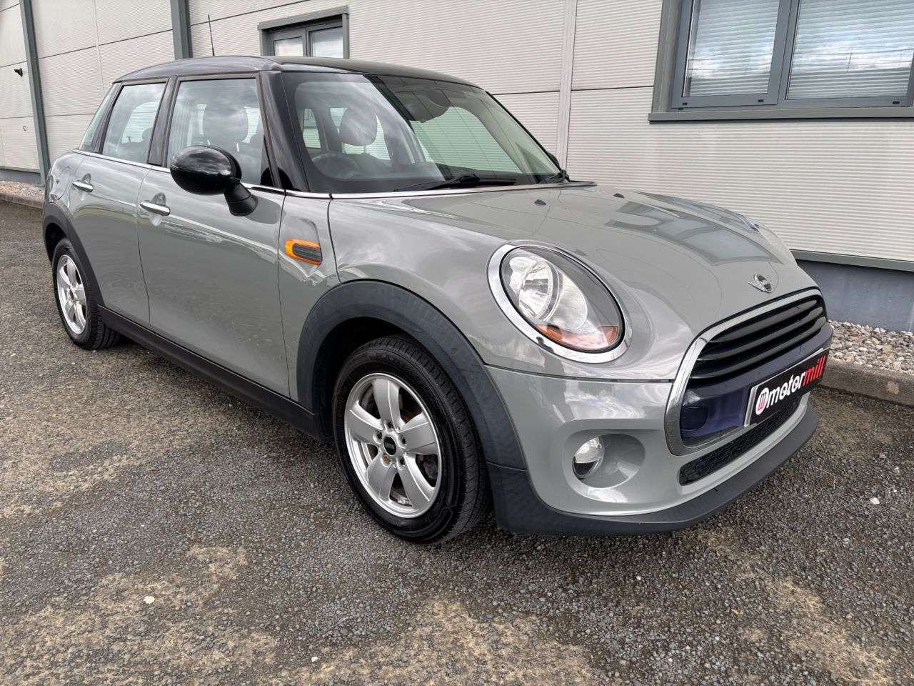 A 2017 MINI HATCH 1.5 Cooper Hatchback 5dr Petrol Manual Euro 6 (s/s) (136 ps) A 2017 MINI HATCH 1.5 Cooper Hatchback 5dr Petrol Manual Euro 6 (s/s) (136 ps)