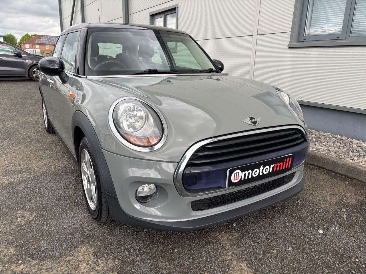 A 2017 MINI HATCH 1.5 Cooper Hatchback 5dr Petrol Manual Euro 6 (s/s) (136 ps) A 2017 MINI HATCH 1.5 Cooper Hatchback 5dr Petrol Manual Euro 6 (s/s) (136 ps)