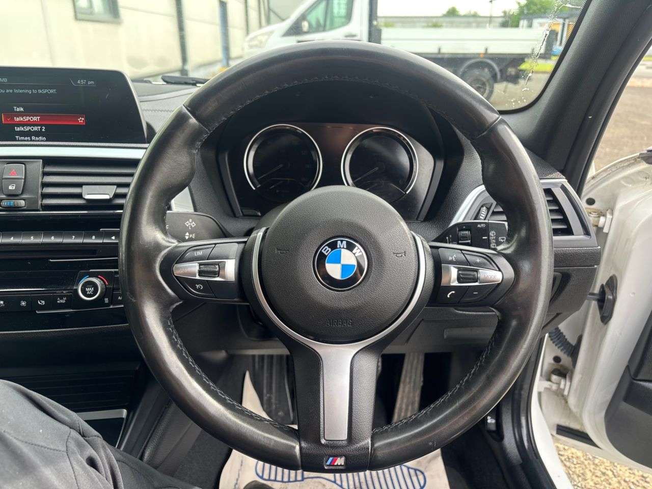 2017 BMW 1 SERIES 2017 BMW 1 SERIES