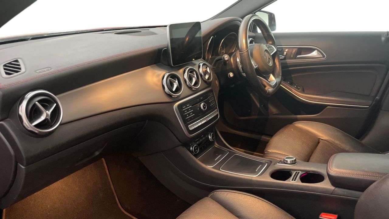 A 2018 MERCEDES-BENZ GLA 2.1 GLA220d AMG Line (Premium Plus) SUV 5dr Diesel 7G-DCT 4MATIC Euro 6 (s/ A 2018 MERCEDES-BENZ GLA 2.1 GLA220d AMG Line (Premium Plus) SUV 5dr Diesel 7G-DCT 4MATIC Euro 6 (s/
