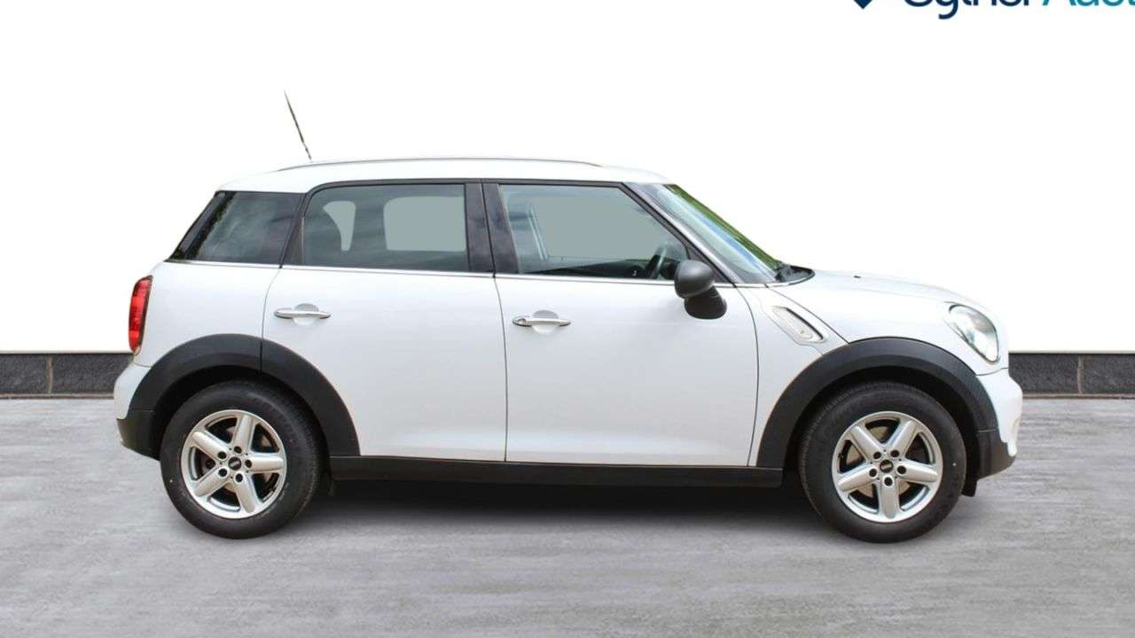 A 2014 MINI COUNTRYMAN 1.6 One SUV 5dr Petrol Manual Euro 6 (s/s) (98 ps) A 2014 MINI COUNTRYMAN 1.6 One SUV 5dr Petrol Manual Euro 6 (s/s) (98 ps)