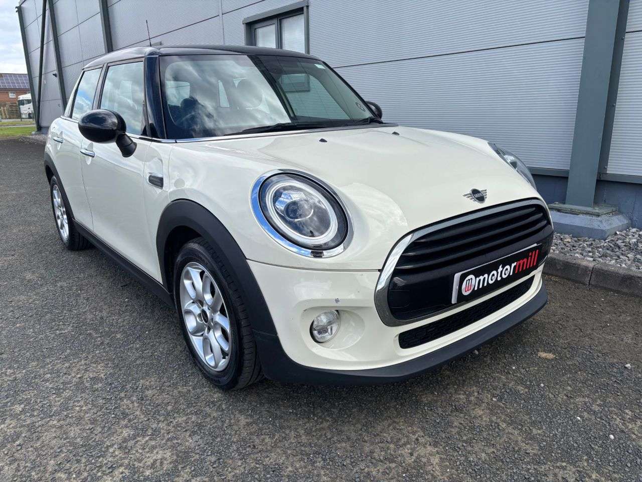A 2018 MINI HATCH 1.5 Cooper Hatchback 5dr Petrol Manual Euro 6 (s/s) (136 ps) £1735 WORTH OF A 2018 MINI HATCH 1.5 Cooper Hatchback 5dr Petrol Manual Euro 6 (s/s) (136 ps) £1735 WORTH OF