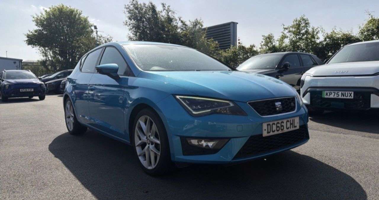 A 2016 SEAT LEON 1.4 TSI FR Technology Hatchback 5dr Petrol Manual Euro 6 (s/s) (125 ps) A 2016 SEAT LEON 1.4 TSI FR Technology Hatchback 5dr Petrol Manual Euro 6 (s/s) (125 ps)