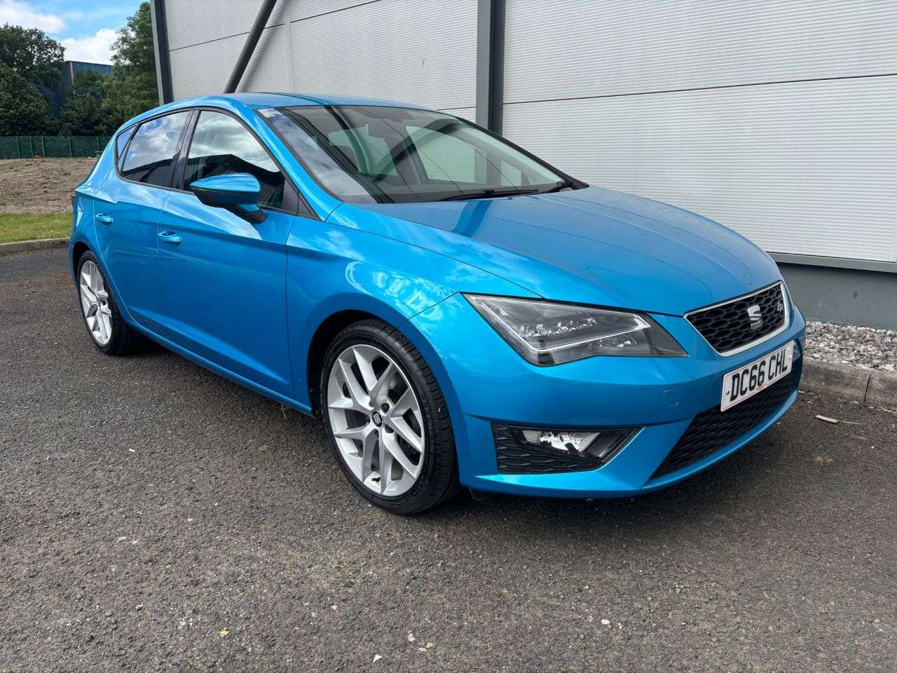 A 2016 SEAT LEON 1.4 TSI FR Technology Hatchback 5dr Petrol Manual Euro 6 (s/s) (125 ps) DUA A 2016 SEAT LEON 1.4 TSI FR Technology Hatchback 5dr Petrol Manual Euro 6 (s/s) (125 ps) DUA