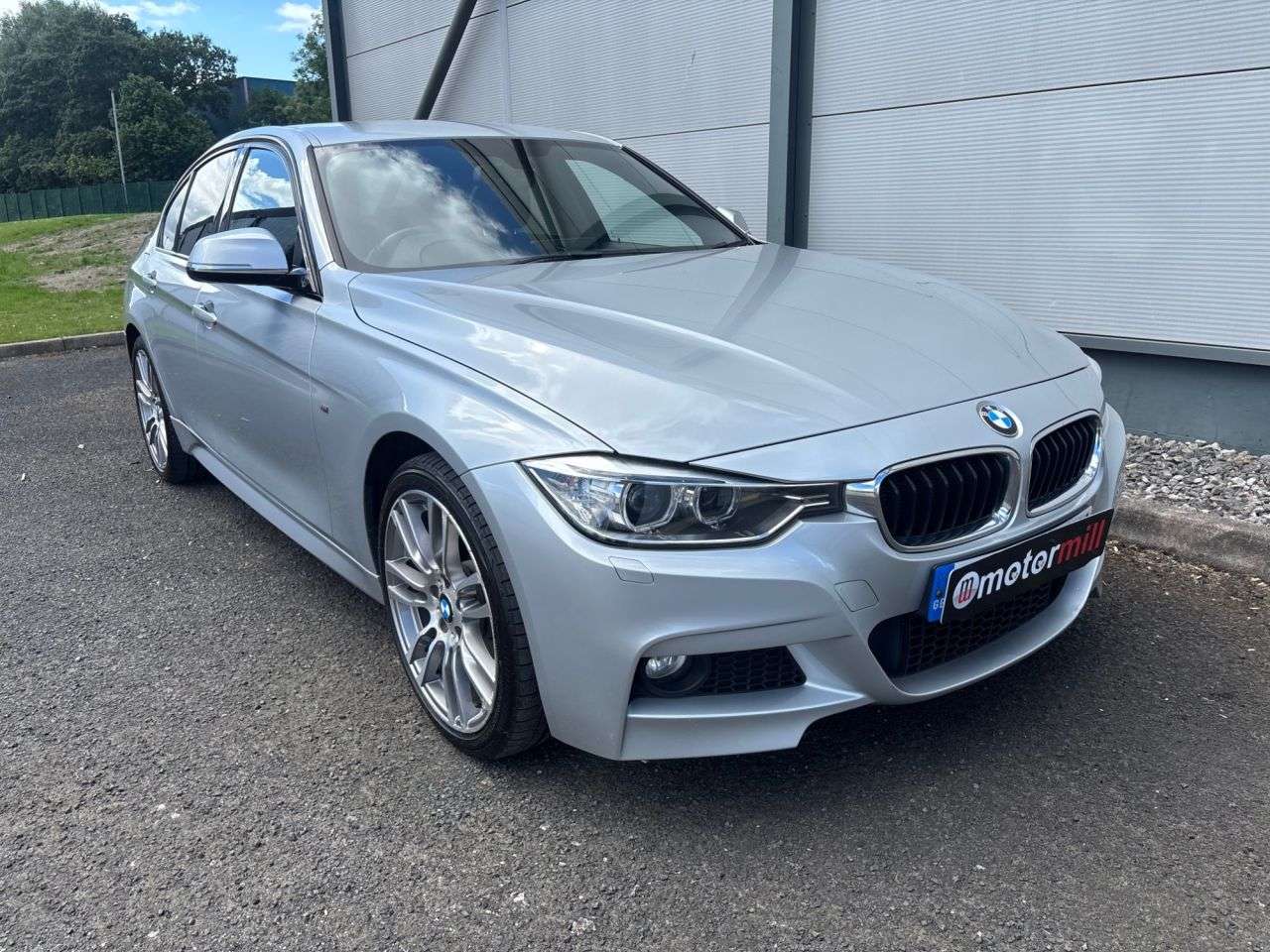 A 2015 BMW 3 SERIES 2.0 320d M Sport Saloon 4dr Diesel Auto xDrive Euro 5 (s/s) (184 ps) SAT NA A 2015 BMW 3 SERIES 2.0 320d M Sport Saloon 4dr Diesel Auto xDrive Euro 5 (s/s) (184 ps) SAT NA