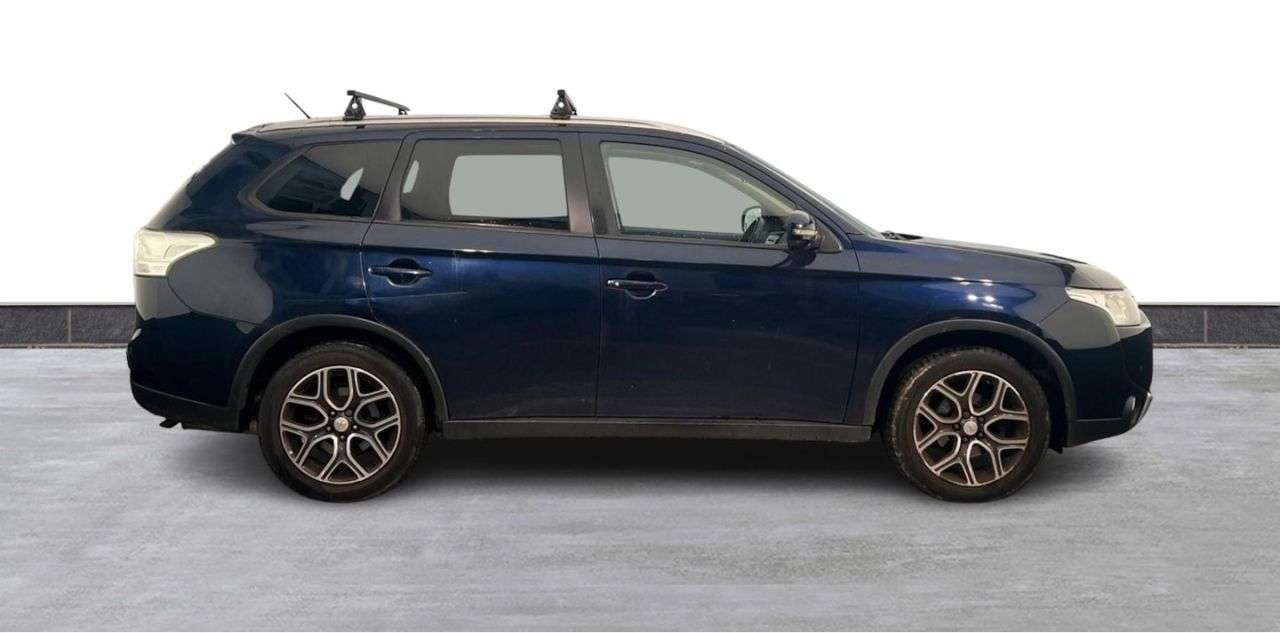 A 2015 MITSUBISHI OUTLANDER 2.2 DI-D GX3 SUV 5dr Diesel Auto 4WD Euro 5 (s/s) (150 ps) BLUETOOTH, TOWBA A 2015 MITSUBISHI OUTLANDER 2.2 DI-D GX3 SUV 5dr Diesel Auto 4WD Euro 5 (s/s) (150 ps) BLUETOOTH, TOWBA