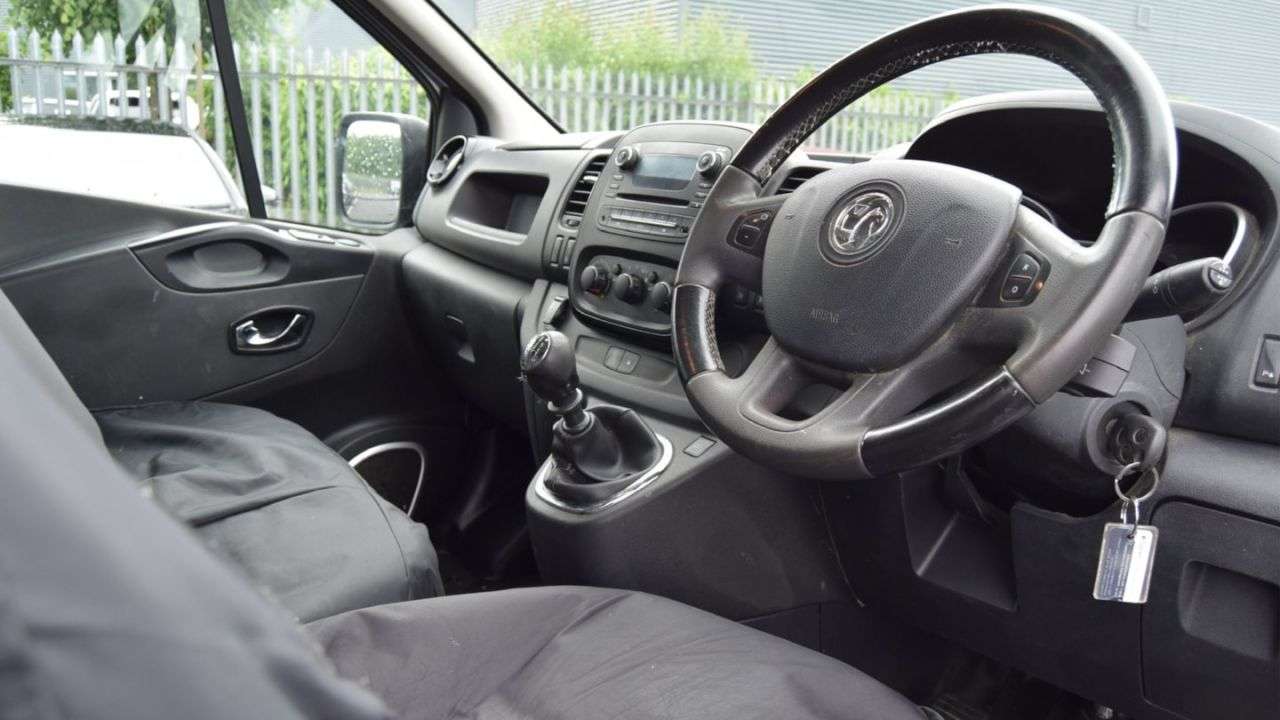 A 2017 VAUXHALL VIVARO 1.6 CDTi 2700 BiTurbo Sportive Panel Van 5dr Diesel Manual L1 H1 Euro 6 (s/ A 2017 VAUXHALL VIVARO 1.6 CDTi 2700 BiTurbo Sportive Panel Van 5dr Diesel Manual L1 H1 Euro 6 (s/