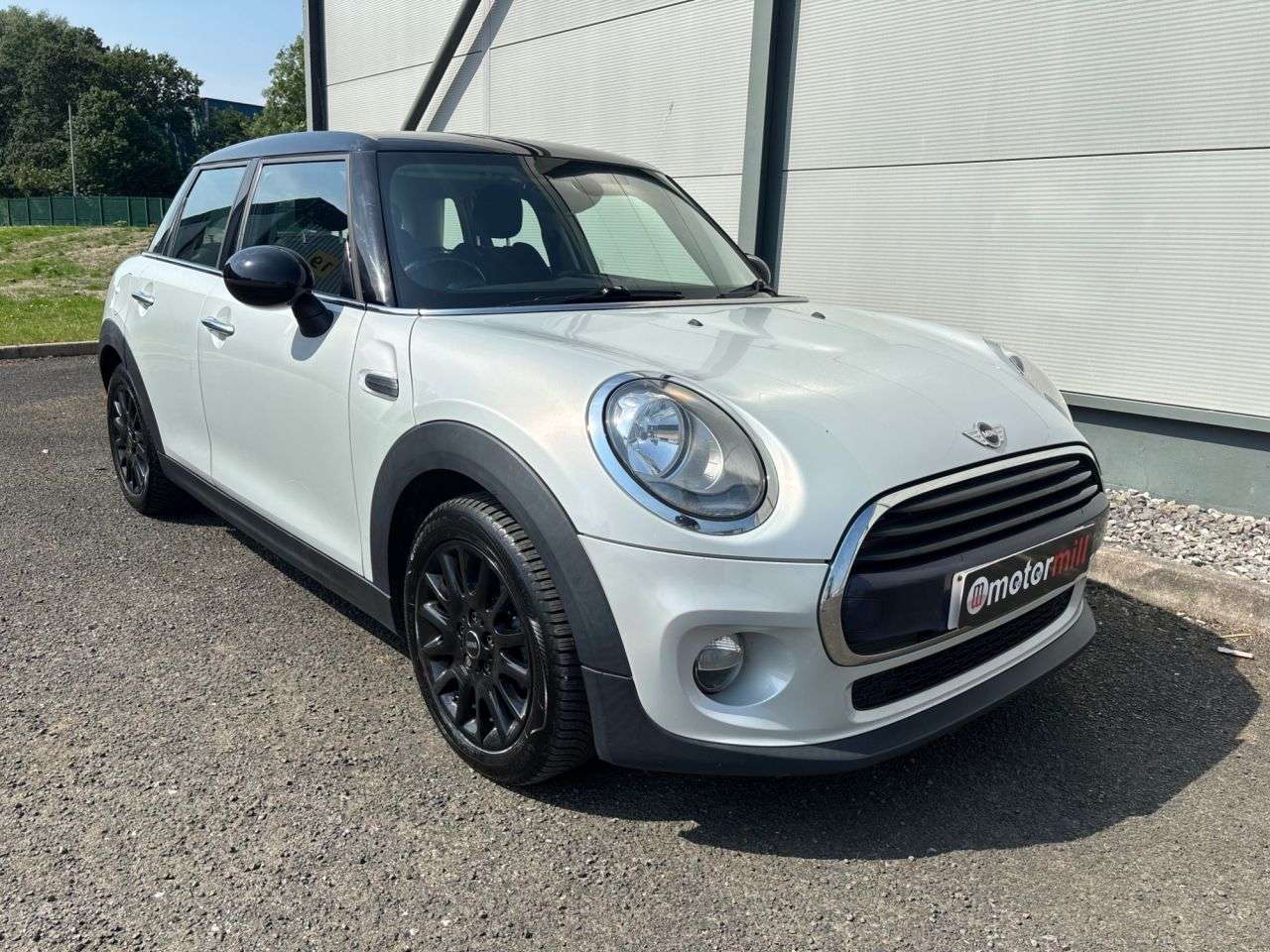 A 2015 MINI HATCH 1.5 Cooper D Hatchback 5dr Diesel Manual Euro 6 (s/s) (116 ps) CHILLI PACK A 2015 MINI HATCH 1.5 Cooper D Hatchback 5dr Diesel Manual Euro 6 (s/s) (116 ps) CHILLI PACK