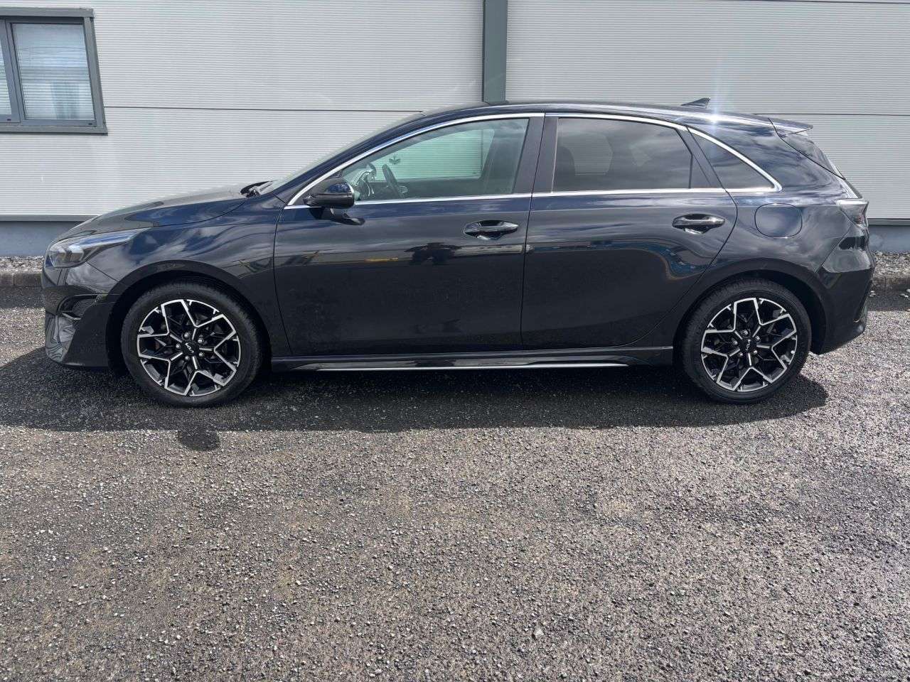 A 2023 KIA CEED 1.5 T-GDi GT-Line Hatchback 5dr Petrol Manual Euro 6 (s/s) (158 bhp) 2 KEYS A 2023 KIA CEED 1.5 T-GDi GT-Line Hatchback 5dr Petrol Manual Euro 6 (s/s) (158 bhp) 2 KEYS