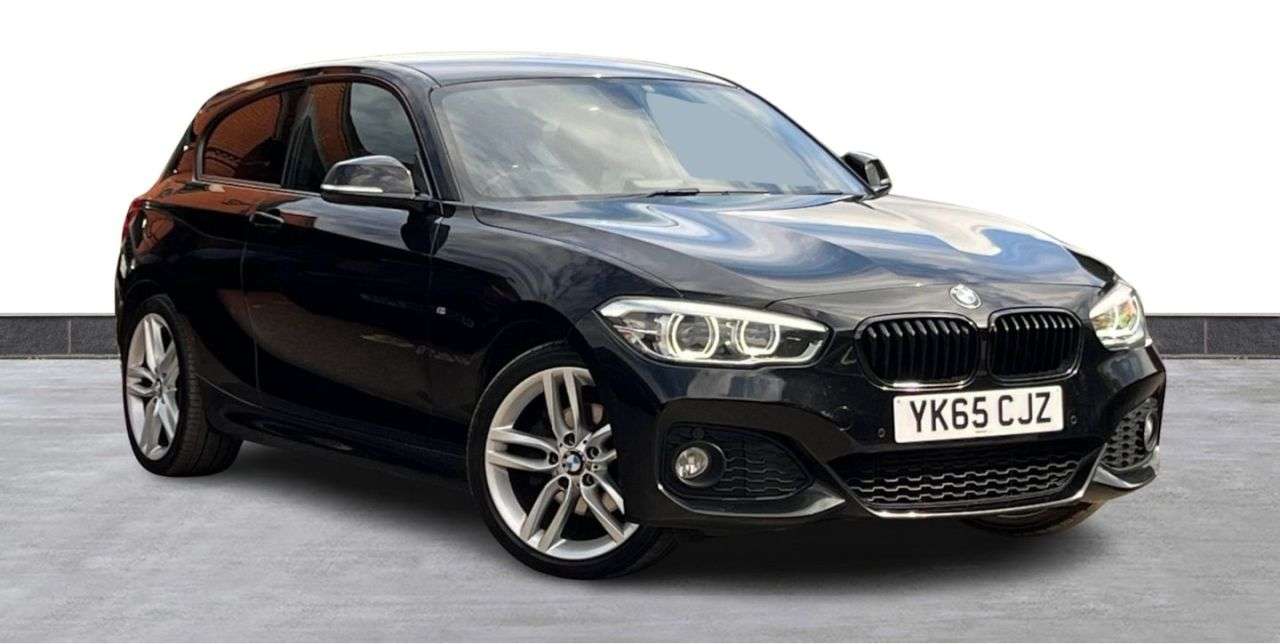 A 2015 BMW 1 SERIES 2.0 120d M Sport Hatchback 3dr Diesel Auto Euro 6 (s/s) (190 ps) FRONT AND A 2015 BMW 1 SERIES 2.0 120d M Sport Hatchback 3dr Diesel Auto Euro 6 (s/s) (190 ps) FRONT AND